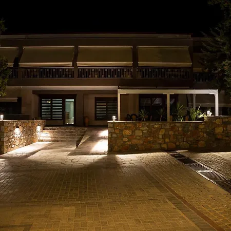 Old Nikiti's Hotel 2*