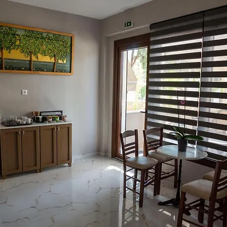 Old Nikiti's نيكيتي