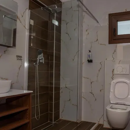 فندق Old Nikiti's