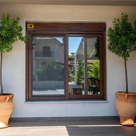 Old Nikiti's فندق نيكيتي