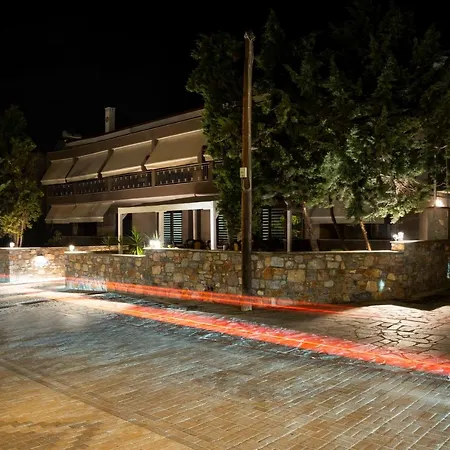 Old Nikiti's Otel 3*
