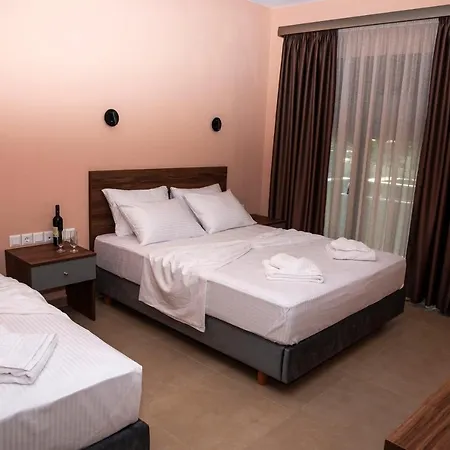 Old Nikiti's 2* نيكيتي