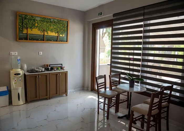 Old Nikiti's Nikiti (Sithonia)