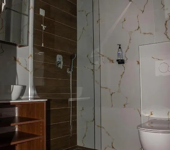 Old Nikiti's Nikiti (Sithonia)