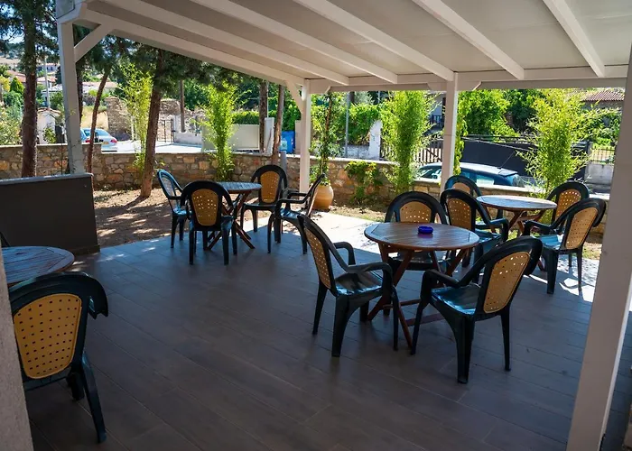 Old Nikiti's Hotel Nikiti (Sithonia)